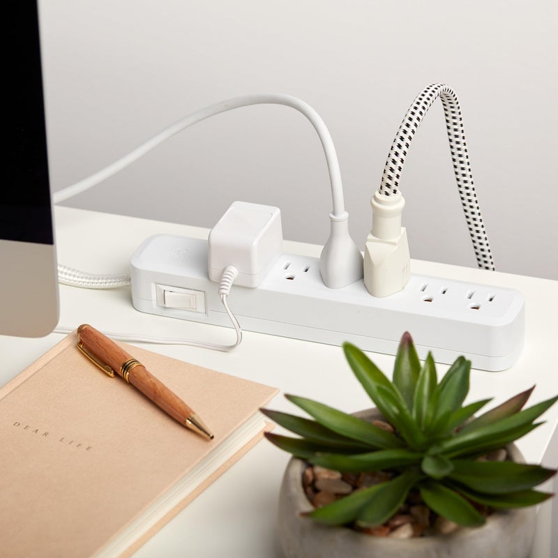 Globe Electric Designer Series 6ft 6-Outlet Power Strip, Circuit Breaker Switch, Right Angle Space Saving Plug, White Finish,78356 - Image 3